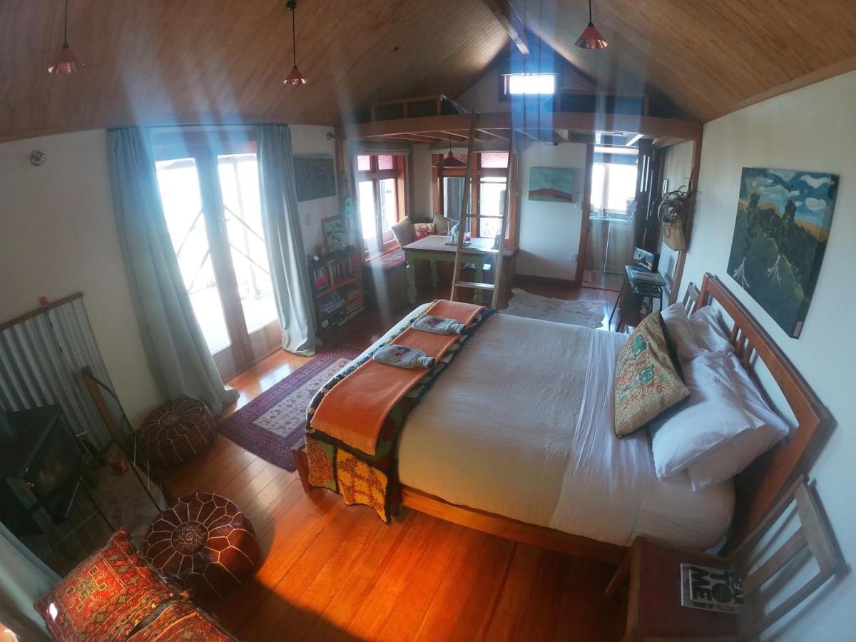 Rock Retreat B&B Farmstay Пещеры Вайтомо Экстерьер фото